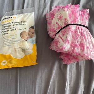 Medela breast feeding disposable pads